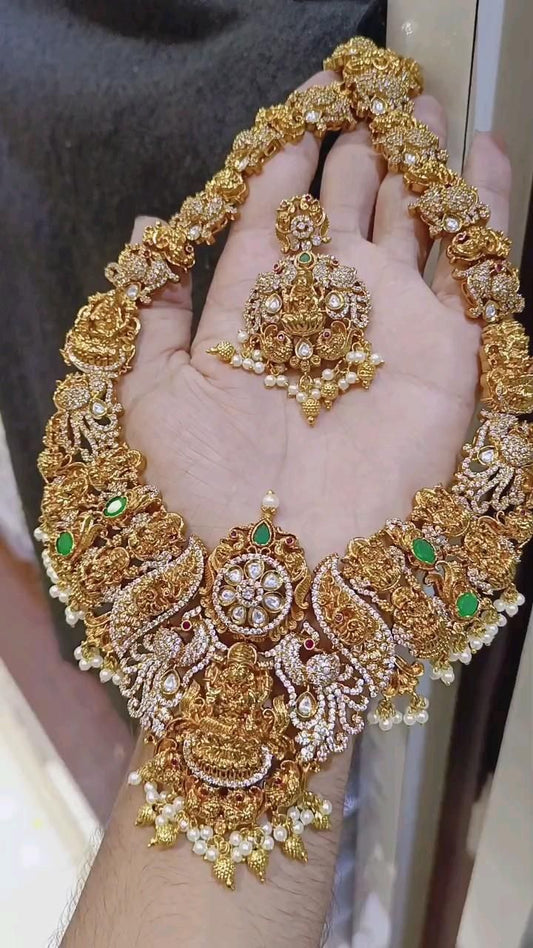 Vedika Art and Mitva Necklace Set